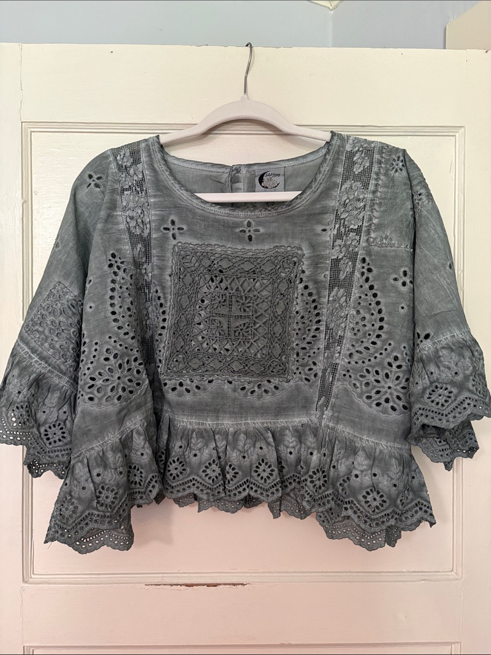 Cropped eyelet Vintage wash top/jacket